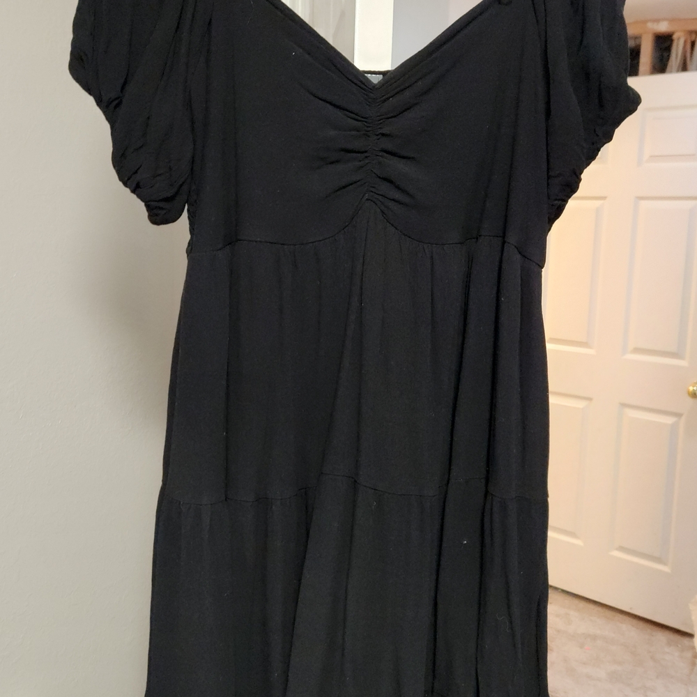 ARULA Black V-Neck Dess